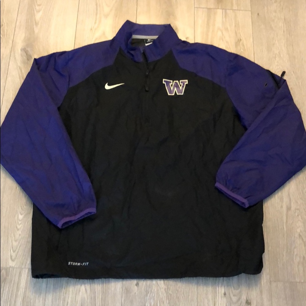 UW Nike windbreaker